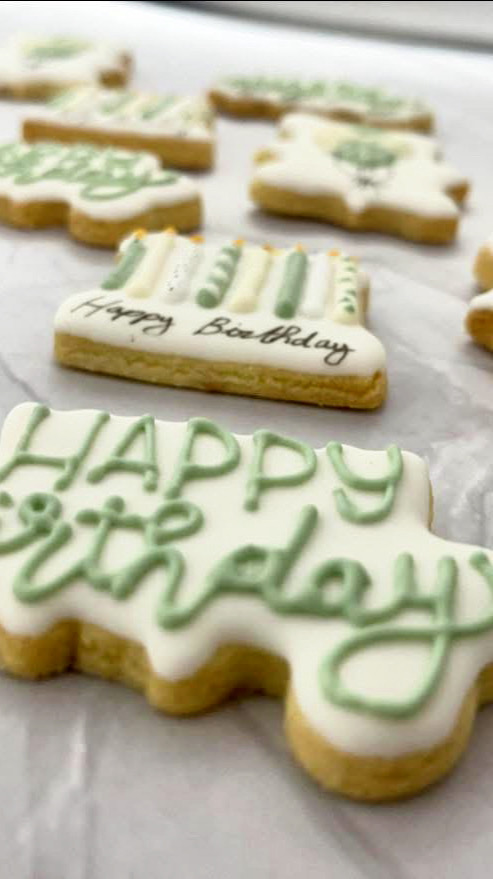 12 Biscuits anniversaire en glace royale – Image 2