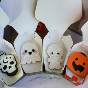 Biscuit Halloween décoré à la main – 4 modèles au choix, avec boîte individuelle